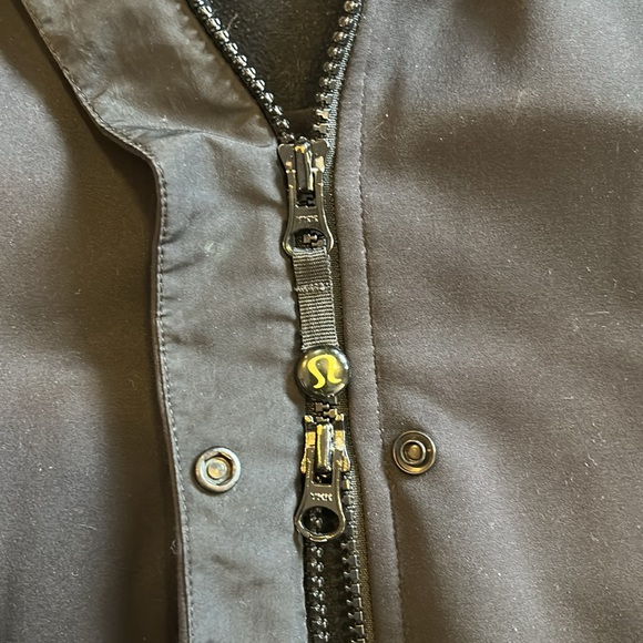 Lululemon belted softshell jacket - Picture 3 of 8